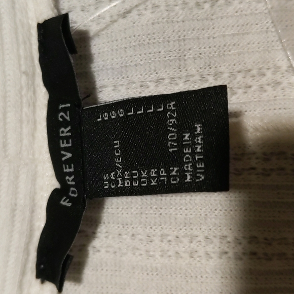 NWT crop top - Picture 3 of 4